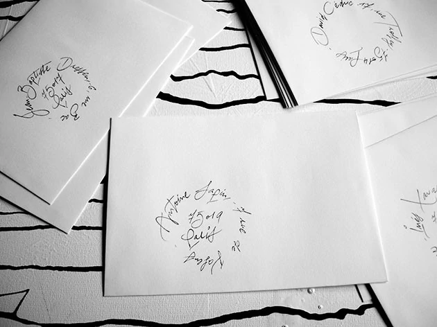 enveloppe pour mariage, calligraphie enveloppe mariage